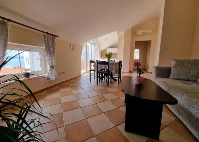 Mit Balkon- Tolle Lage By Interhome *